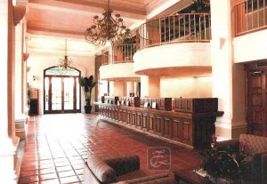 La Cumbre Savings Bank's Lobby, with curved Mezzanine balcony a counterpoint to the grid